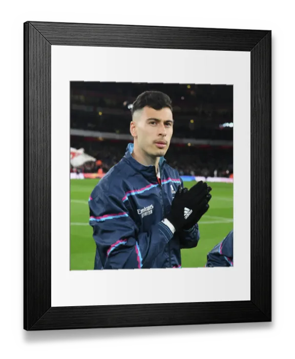 Framed Print : Arsenal's Gabriel Martinelli Gears Up for Arsenal v Everton Premier League Clash at Emirates Stadium