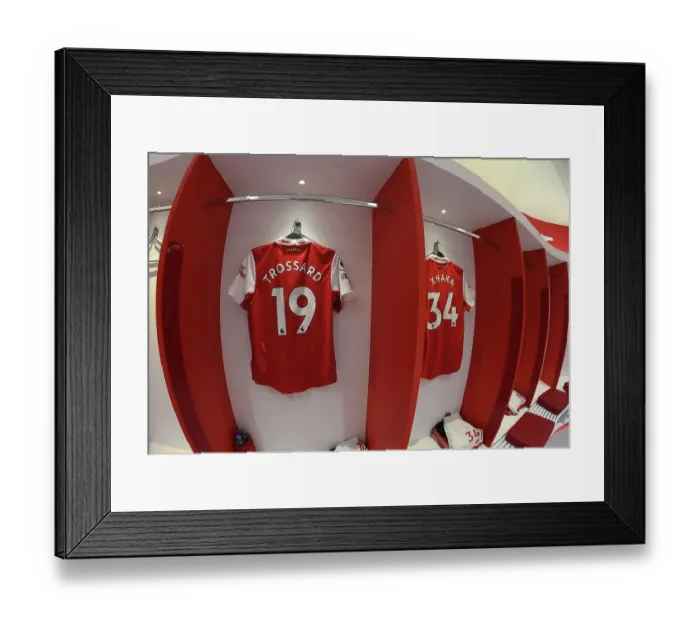 Framed Print : Arsenal FC: Leandro Trossard's Shirt in Emirates Changing Room before Arsenal v Everton (2022-23) Framed Print : Arsenal FC: Leandro Trossard's Shirt in Emirates Changing Room before Arsenal v Everton (2022-23)