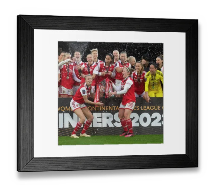 Framed Print : Arsenal Women Celebrate Conti Cup Victory: Leah Williamson and Kim Little Lift the Trophy Framed Print : Arsenal Women Celebrate Conti Cup Victory: Leah Williamson and Kim Little Lift the Trophy