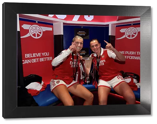 Arsenal Women Celebrate Conti Cup Victory over Chelsea