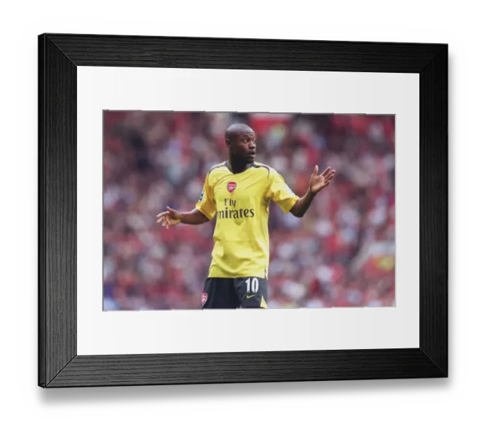 Framed Print : Gallas's Stunner: Arsenal's 1-0 Victory Over Manchester United at Old Trafford (2006) Framed Print : Gallas's Stunner: Arsenal's 1-0 Victory Over Manchester United at Old Trafford (2006)