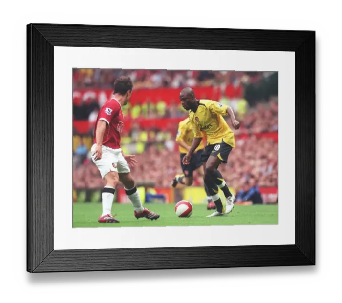 Framed Print : William Gallas (Arsenal) Gary Neville (Manchester United)