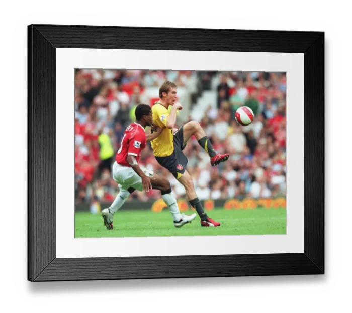Framed Print : Alex Hleb (Arsenal) Patrice Evra (Manchester United)