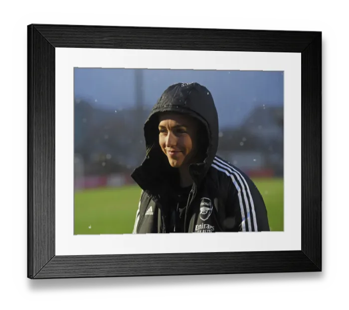 Framed Print : Arsenal Women's Star Lia Walti Gears Up for Showdown against Liverpool Women in Barclays Super League
