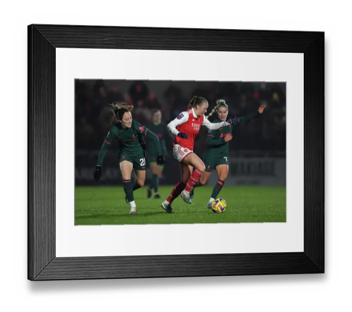 Framed Print : Arsenal vs. Liverpool: A FA Women's Super League Showdown