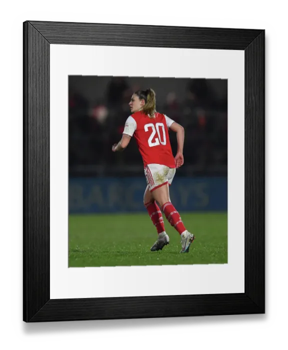 Framed Print : Gio Queiroz in Action: Arsenal Women vs Liverpool Women FA Super League Clash (2022-23)