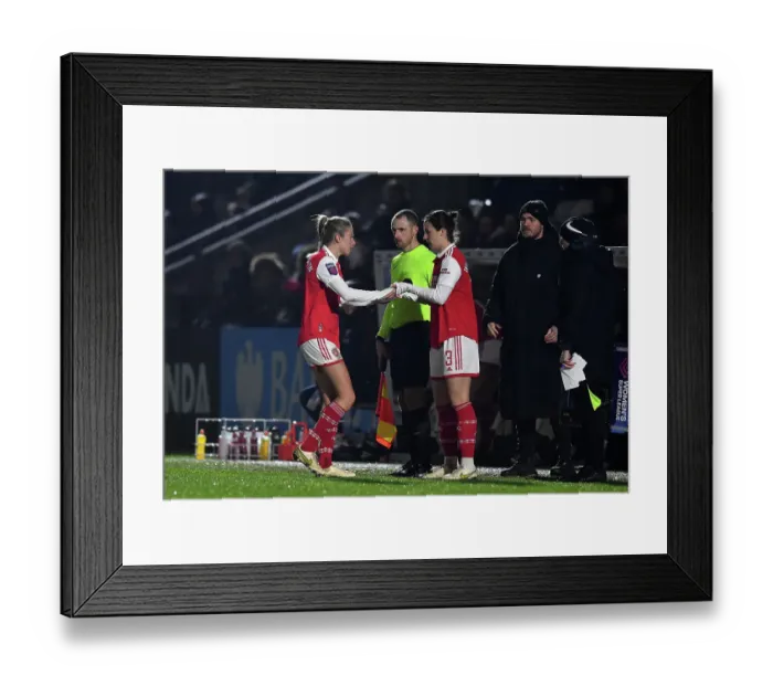 Framed Print : Leah Williamson Substituted: Arsenal Women vs Liverpool Women, FA Women's Super League