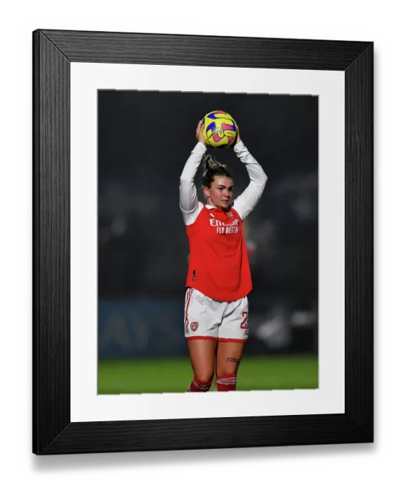 Framed Print : Intense Battle: Laura Wienroith's Showdown - Arsenal Women vs Liverpool Women in FA Women's Super League (2022-23)