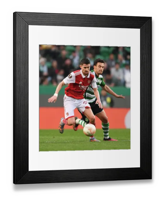 Framed Print : Jorginho Breaks Past Pedro Goncalves: Arsenal's Thrilling Start in Sporting Lisbon's Europa League