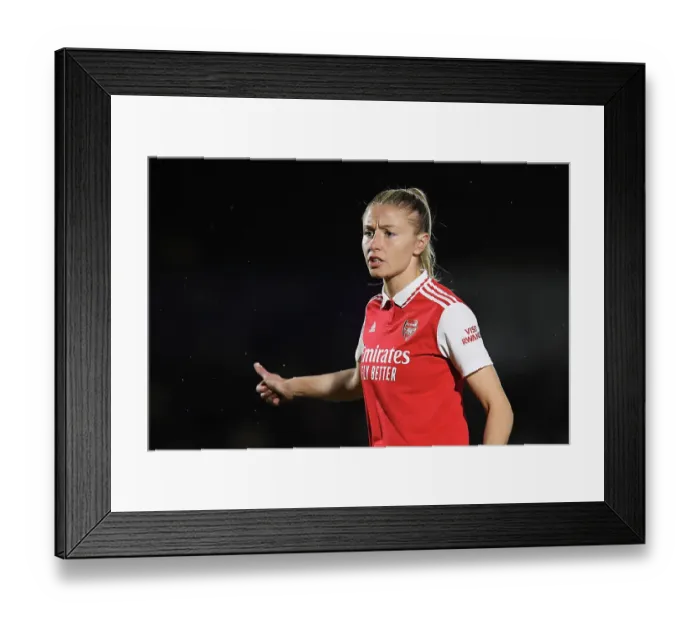 Framed Print : Arsenal's Leah Williamson in Action: Arsenal Women vs Reading (FA WSL, 2022-23) Framed Print : Arsenal's Leah Williamson in Action: Arsenal Women vs Reading (FA WSL, 2022-23)