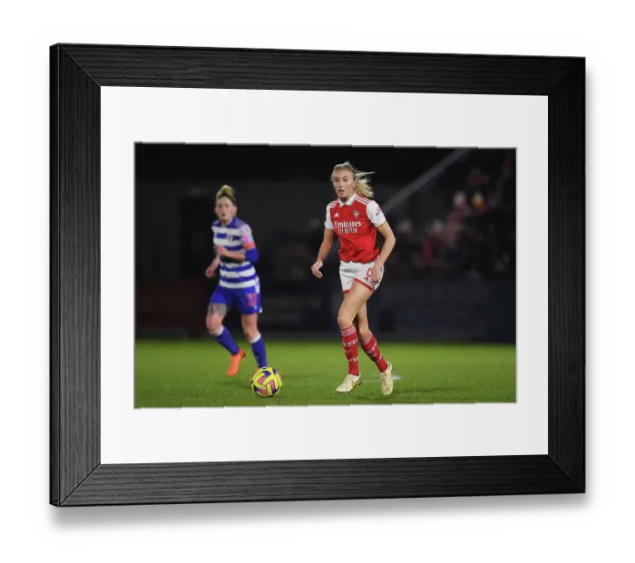 Framed Print : Arsenal's Leah Williamson in Action: Arsenal Women vs Reading (FA WSL 2022-23)