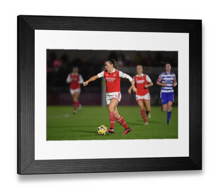 Framed Print : Arsenal's McCabe Shines: Action-Packed Performance in FA Women's Super League Clash Against Reading