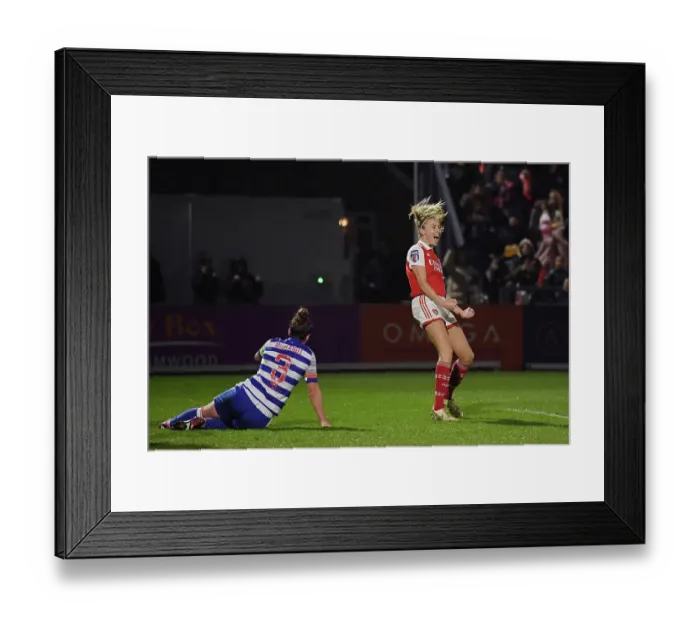 Framed Print : Arsenal Women's Super League Victory: Leah Williamson Scores Fourth Goal Against Reading