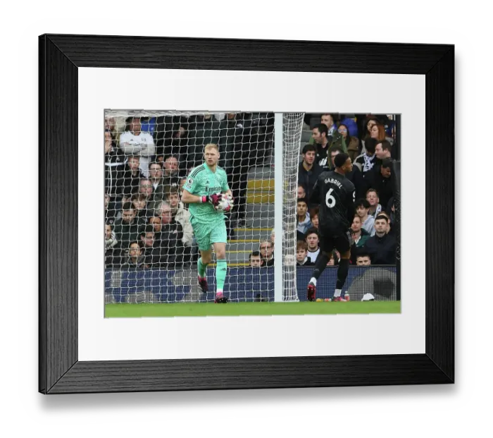 Framed Print : Arsenal's Aaron Ramsdale in Action: Fulham vs. Arsenal (2022-23)