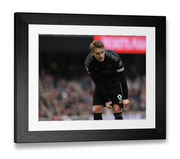 Framed Print : Martin Odegaard in Action: Fulham vs. Arsenal, Premier League 2022-23