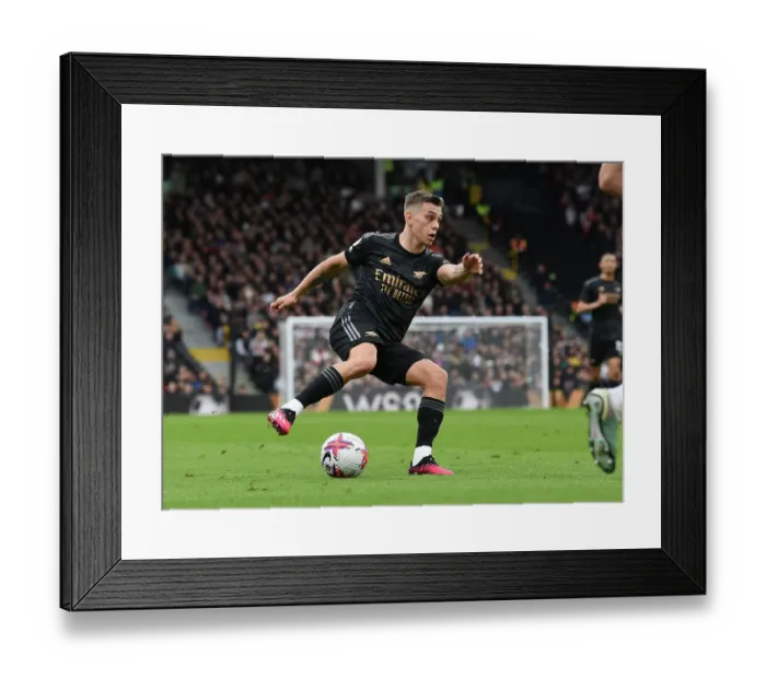 Framed Print : Arsenal's Leandro Trossard in Action against Fulham in Premier League Clash (2022-23)