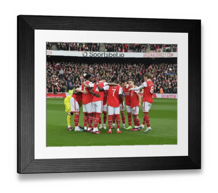 Framed Print : Arsenal FC vs Crystal Palace: Pre-Match Huddle, Premier League 2022-23, Emirates Stadium