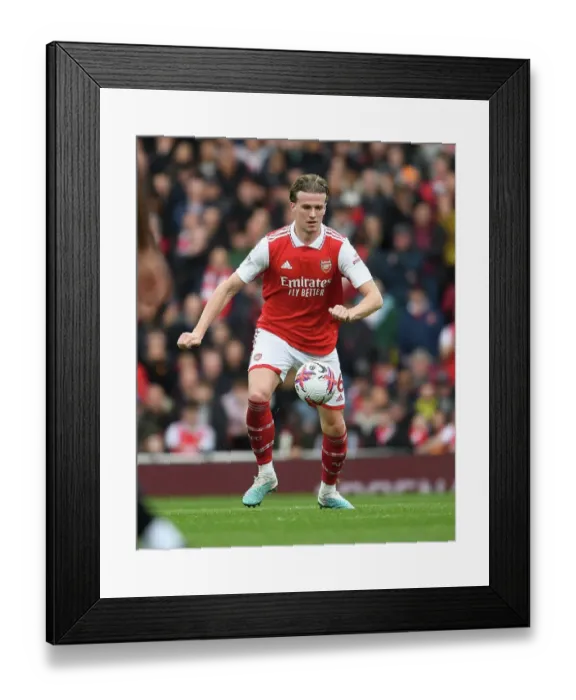 Framed Print : Rob Holding in Action: Arsenal vs. Crystal Palace, Premier League 2022-23 Framed Print : Rob Holding in Action: Arsenal vs. Crystal Palace, Premier League 2022-23