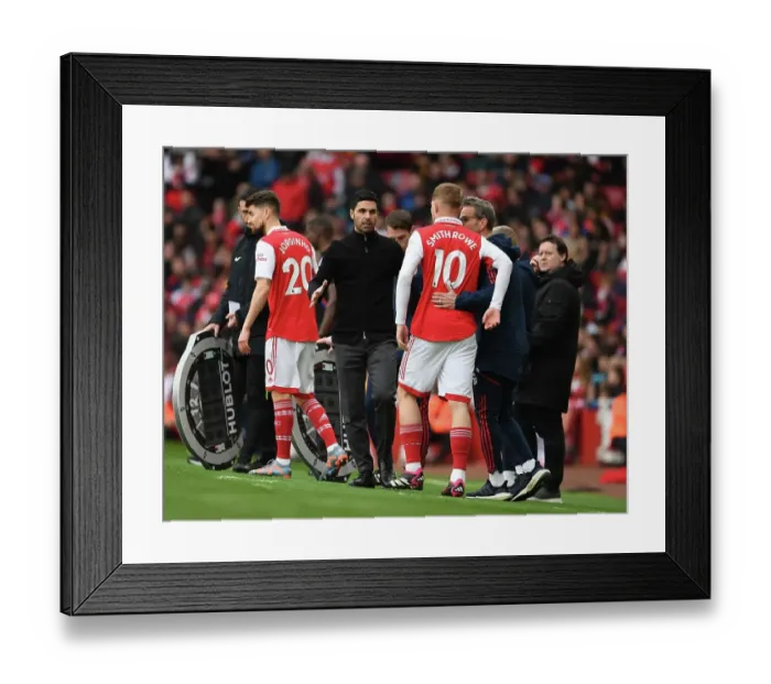 Framed Print : Arsenal Manager Mikel Arteta Conferring with Emile Smith Rowe during Arsenal vs Crystal Palace, Premier League 2022-23 Framed Print : Arsenal Manager Mikel Arteta Conferring with Emile Smith Rowe during Arsenal vs Crystal Palace, Premier League 2022-23