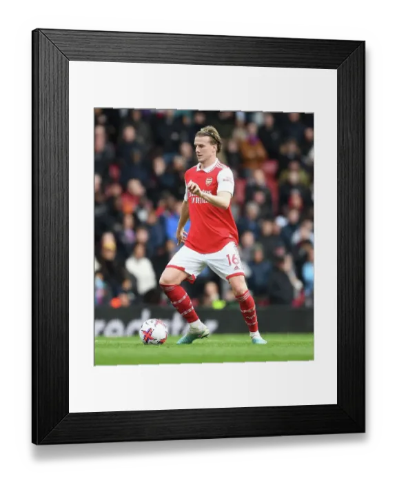 Framed Print : Rob Holding in Action: Arsenal vs. Crystal Palace, Premier League 2022-23