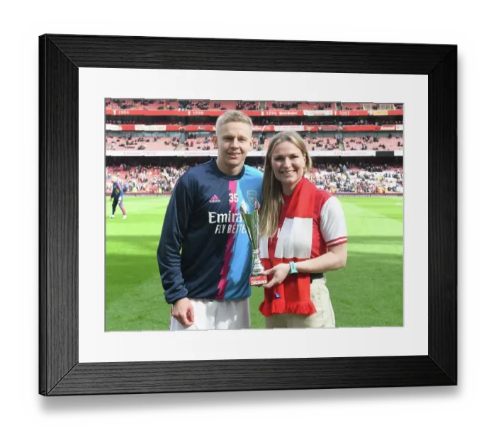 Framed Print : Arsenal's Oleksandr Zinchenko Receives Player of the Month Award Before Arsenal vs Crystal Palace, Premier League 2022-23
