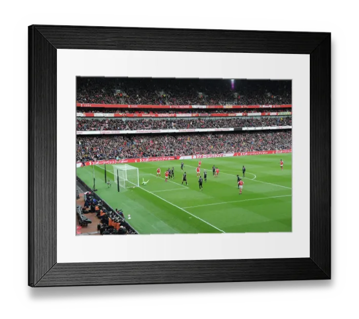 Framed Print : Bukayo Saka Scores Arsenal's Fourth Goal: Arsenal 4-0 Crystal Palace (2022-23 Premier League)