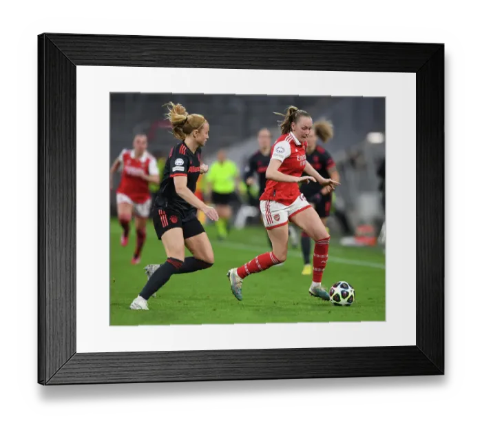 Framed Print : Arsenal vs. Bayern Munich: Clash in the UEFA Women's Champions League Quarter-Finals