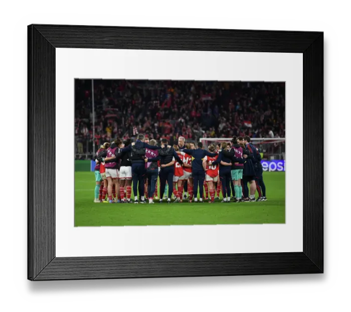 Framed Print : Arsenal and FC Bayern Munchen Square Off in UEFA Women's Champions League Quarter-Final