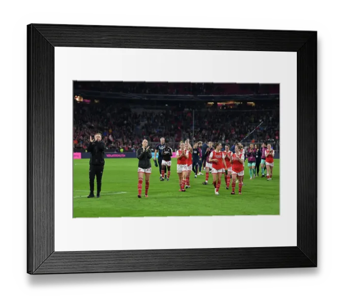 Framed Print : Arsenal Women's Team Advance to Semis after Exciting Quarter-Final Clash with FC Bayern Munchen