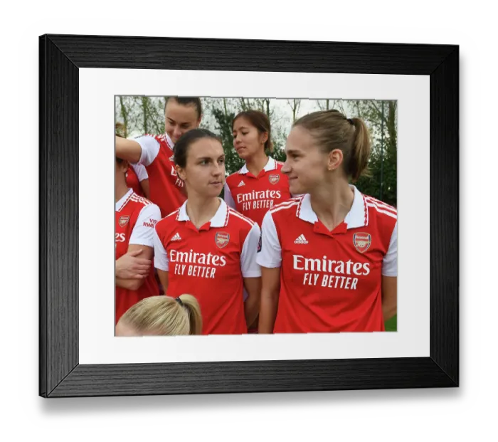 Framed Print : Arsenal Women's Squad 2022-23: Lotte Wubben-Moy and Vivianne Miedema