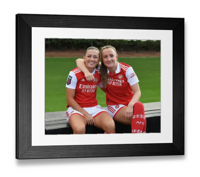 Framed Print : Arsenal Women's Squad 2022-23: New Faces, Ready for Action