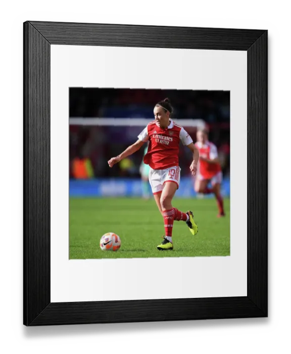 Framed Print : Arsenal's Caitlin Foord Faces Off Against Tottenham Hotspur in FA Women's Super League Showdown