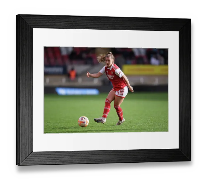 Framed Print : Arsenal's Vicky Pelova Faces Off Against Tottenham Hotspur in FA Women's Super League Clash