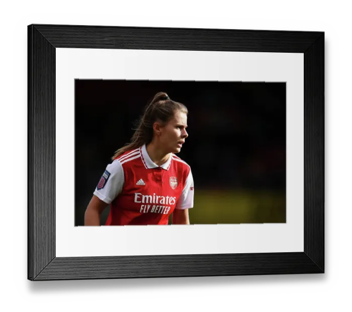 Framed Print : Arsenal's Victoria Pelova Faces Off Against Tottenham Hotspur in FA Women's Super League Clash