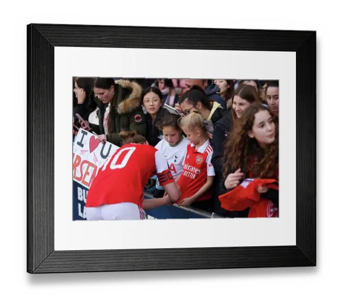 Framed Print : Arsenal Women Celebrate FA Super League Triumph over Tottenham Hotspur
