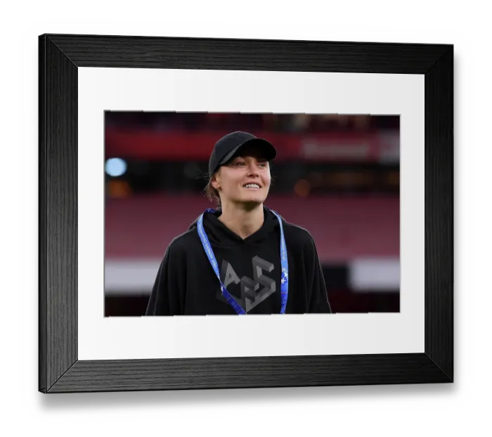 Framed Print : Arsenal Women vs. Bayern Munich: Quarter-Final Clash at Emirates Stadium