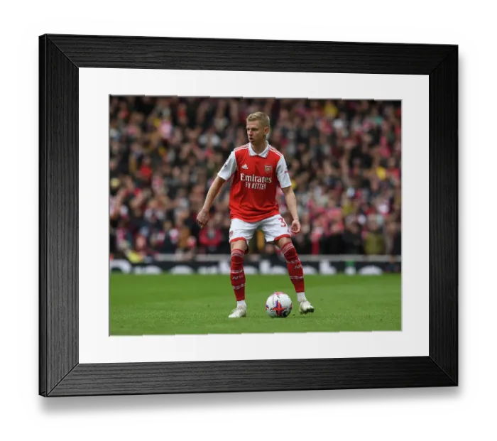 Framed Print : Arsenal's Zinchenko Shines in April Showdown vs. Leeds United (2022-23) Framed Print : Arsenal's Zinchenko Shines in April Showdown vs. Leeds United (2022-23)
