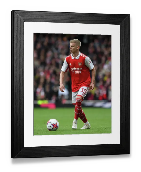 Framed Print : Arsenal's Zinchenko Shines in April Showdown Against Leeds United Framed Print : Arsenal's Zinchenko Shines in April Showdown Against Leeds United
