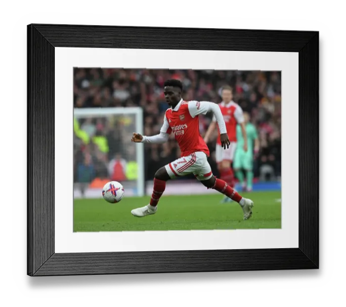 Framed Print : Arsenal's Bukayo Saka in Action: Arsenal vs. Leeds United, Premier League 2022-23