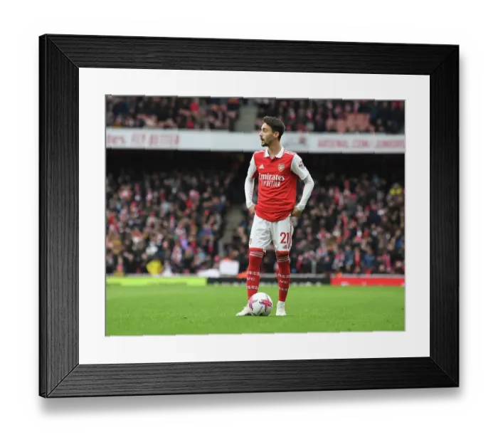 Framed Print : Arsenal's Fabio Vieira Faces Off Against Leeds United in the Premier League Framed Print : Arsenal's Fabio Vieira Faces Off Against Leeds United in the Premier League