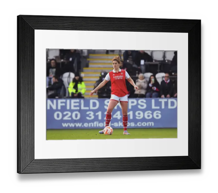 Framed Print : Arsenal's Jennifer Beattie Goes Head-to-Head with Manchester City in FA Women's Super League Clash