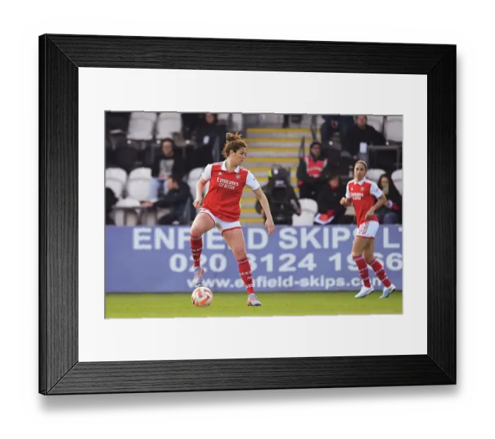 Framed Print : Arsenal Women vs Manchester City: FA Women's Super League Showdown at Meadow Park