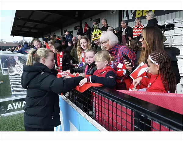 Arsenal Women's Triumph: Beth Mead Celebrates with Fans after FA WSL Victory over Manchester City