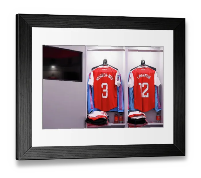 Framed Print : Arsenal Women's Squad: Focus and Preparation Ahead of Manchester City Showdown Framed Print : Arsenal Women's Squad: Focus and Preparation Ahead of Manchester City Showdown