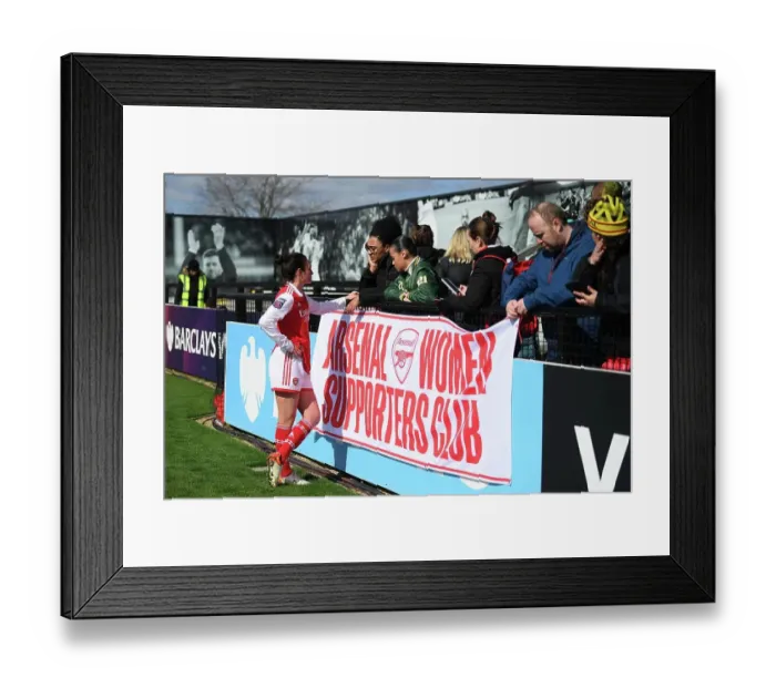 Framed Print : Arsenal Women's Historic FA WSL Victory: Jodie Taylor Amidst Euphoric Fans