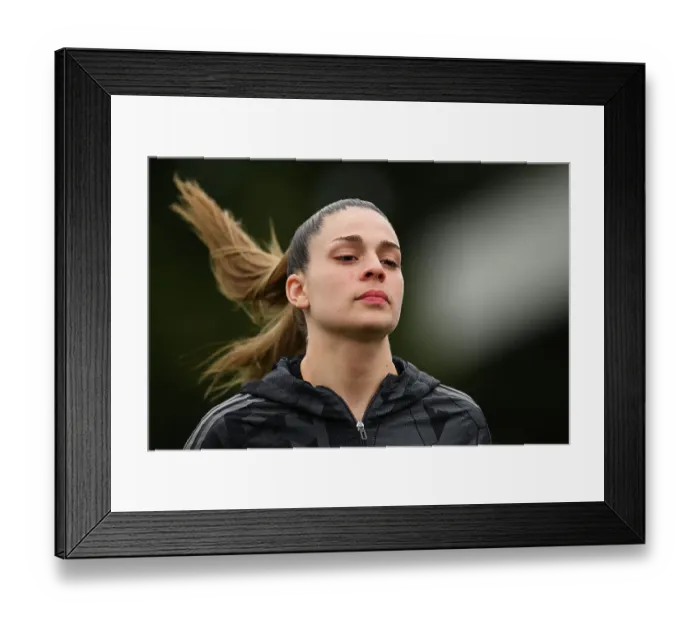Framed Print : Gio Queiroz Gears Up: Arsenal Women Face Manchester City in FA Super League Showdown