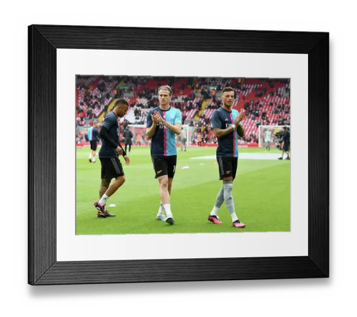 Framed Print : Arsenal Players Show Gratitude to Fans Before Liverpool Showdown, Premier League 2022-23
