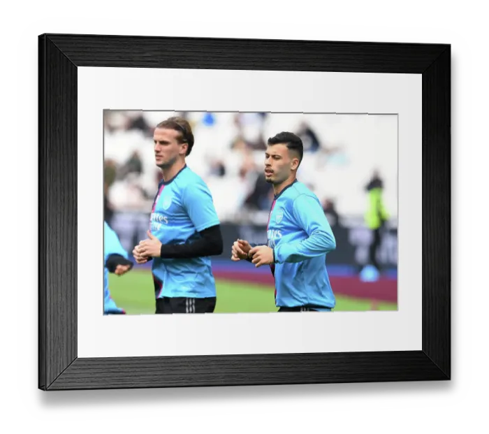 Framed Print : Arsenal's Gabriel Martinelli Warms Up Ahead of West Ham Clash (2022-23)