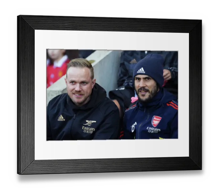 Framed Print : Arsenal Women vs Manchester United: Eidevall and D'Antino Pre-Match - Barclays Super League Showdown