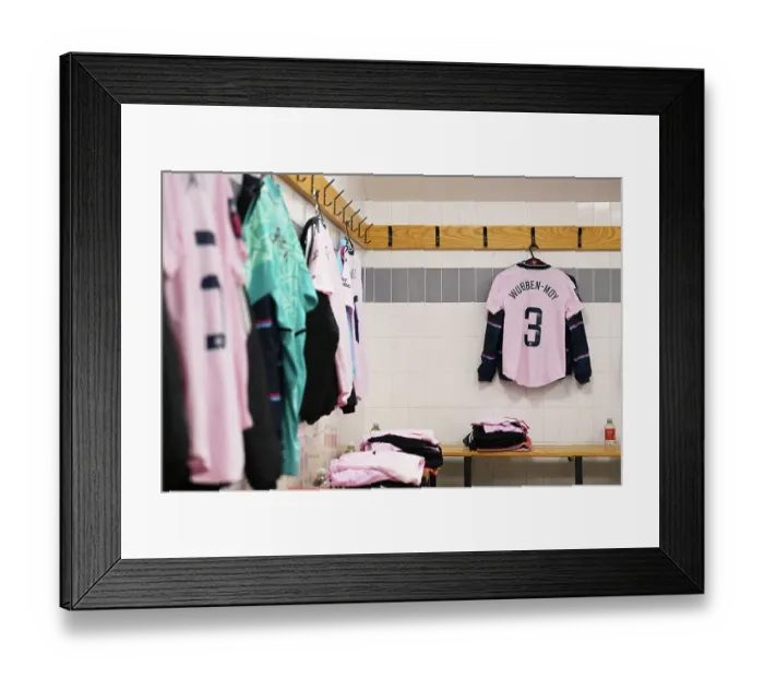 Framed Print : Arsenal Women Prepare for FA Super League Clash Against Manchester United